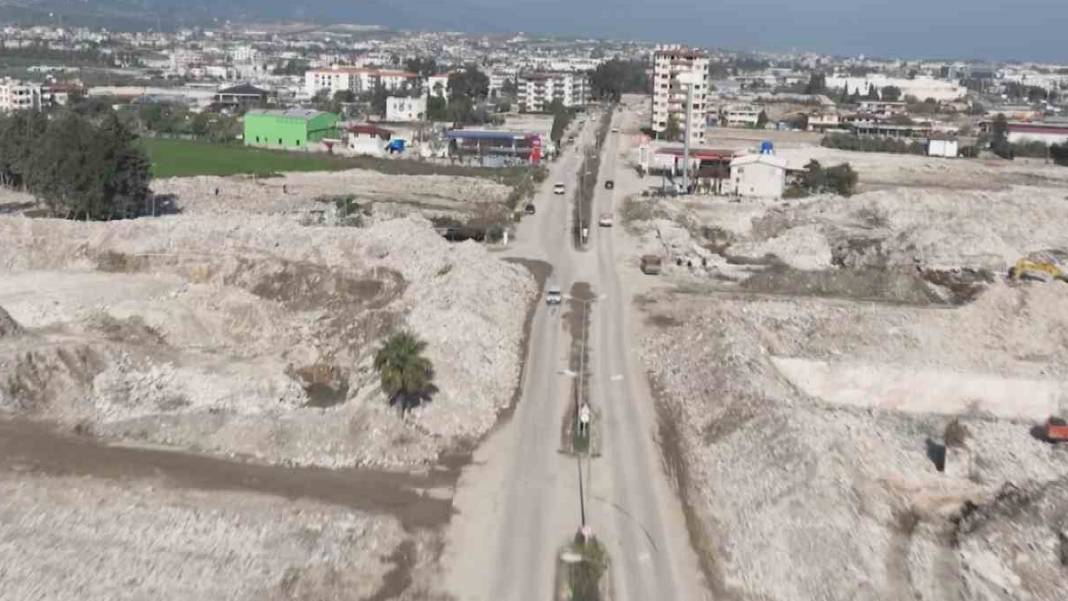 Yıkımın boyutu drone ile görüntülendi: İşte Hatay'ın deprem öncesi ve sonrası 1